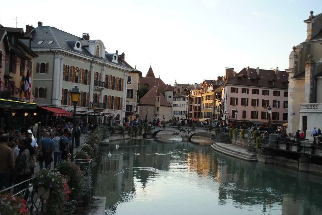 Hibiscus Apartment Annecy