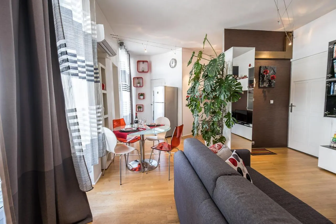 Hibiscus Apartment location